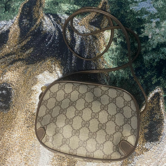 Vintage Gucci purse. CLASSIC. - Picture 2 of 12